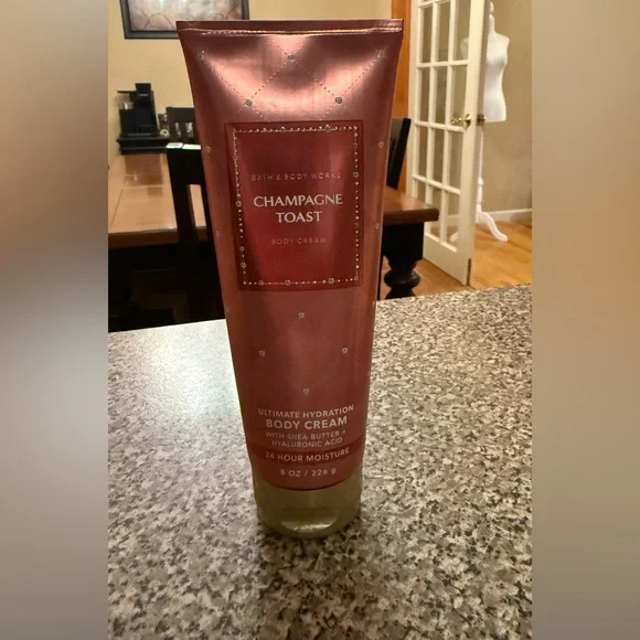 Bath & Body Works Champagne Toast Body Cream NWT - Picture 3 of 5